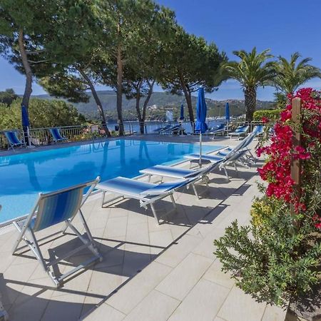 Il Porto Trilocale Nr.7 Apartment Porto Azzurro Ngoại thất bức ảnh
