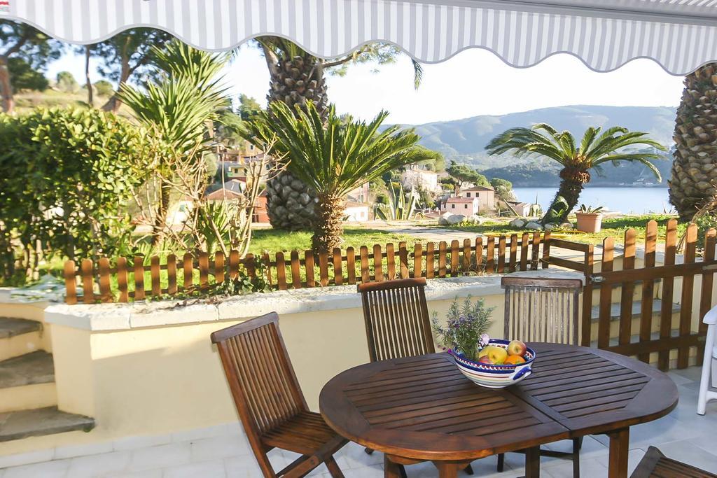 Il Porto Trilocale Nr.7 Apartment Porto Azzurro Ngoại thất bức ảnh