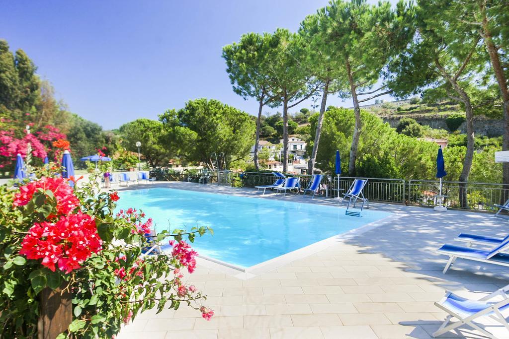 Il Porto Trilocale Nr.7 Apartment Porto Azzurro Ngoại thất bức ảnh