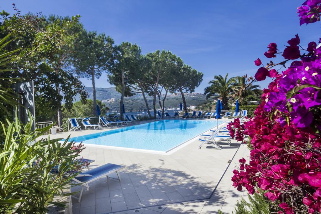Il Porto Trilocale Nr.7 Apartment Porto Azzurro Ngoại thất bức ảnh